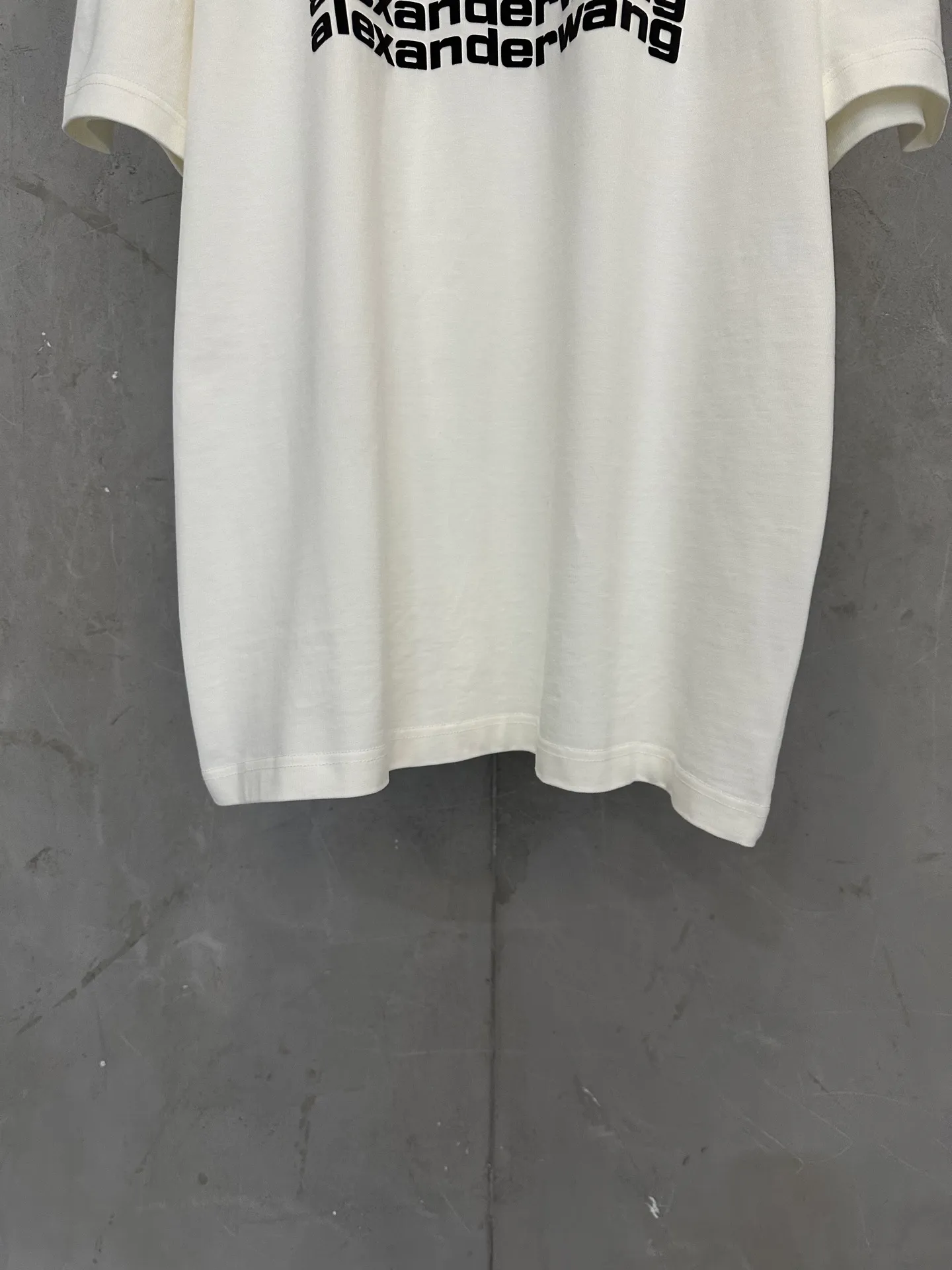 ￼ 140- New Arrival g Alexander wang 2026fw T : 2*2 g Color Change Same Style Color: Black White Red Size: XS S M L XL